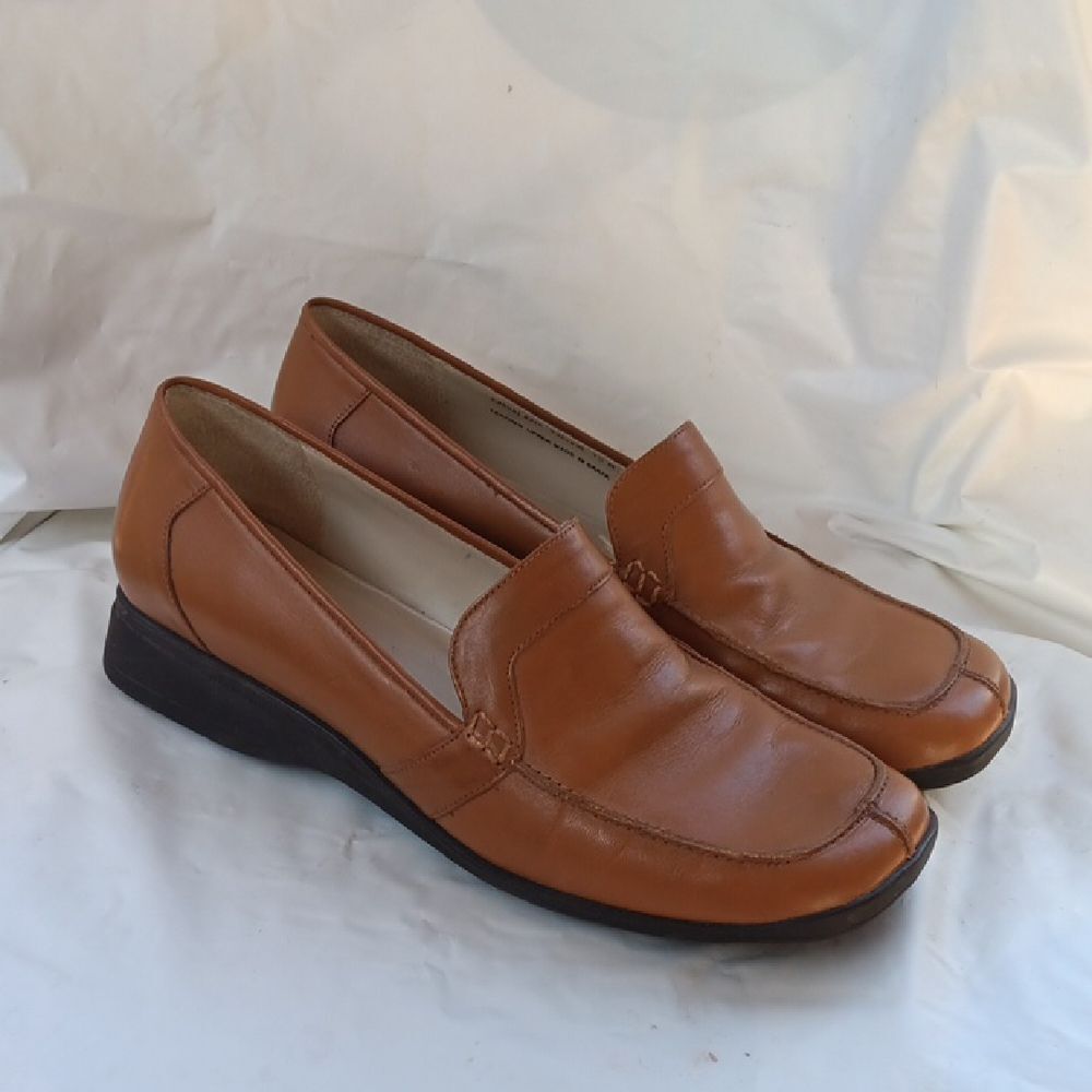 Kenneth Cole Reaction Tan Leather Flats Classic Loafers Women's Size 10M